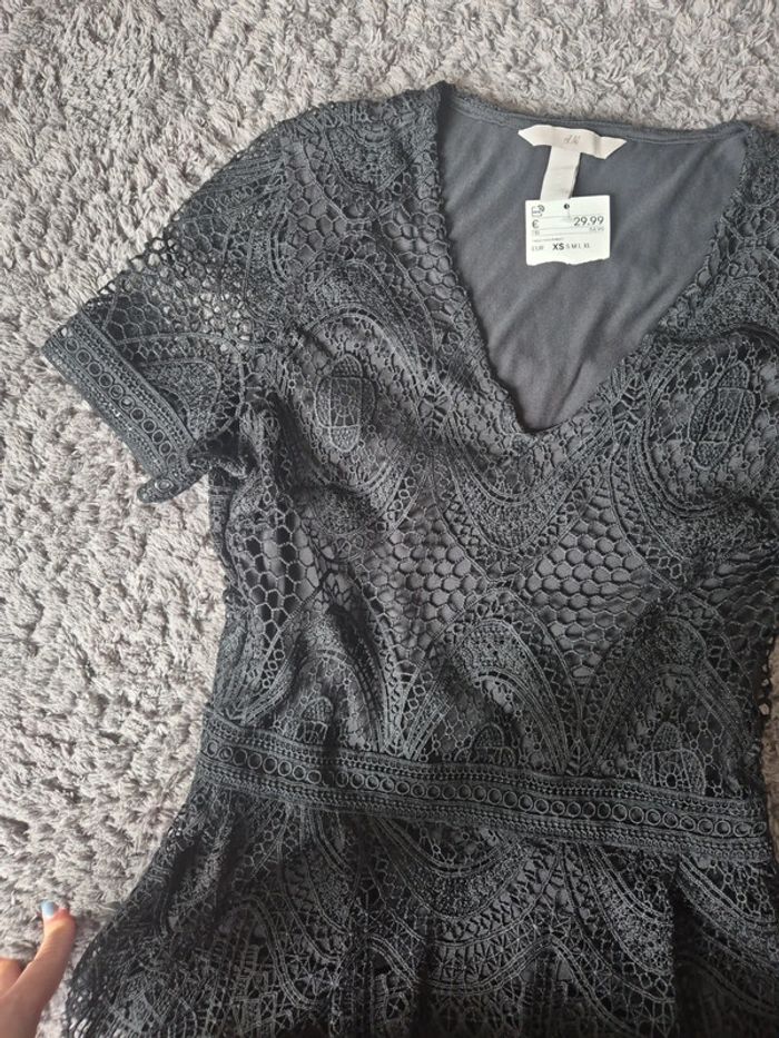 Haut h&m broderie neuf - photo numéro 4