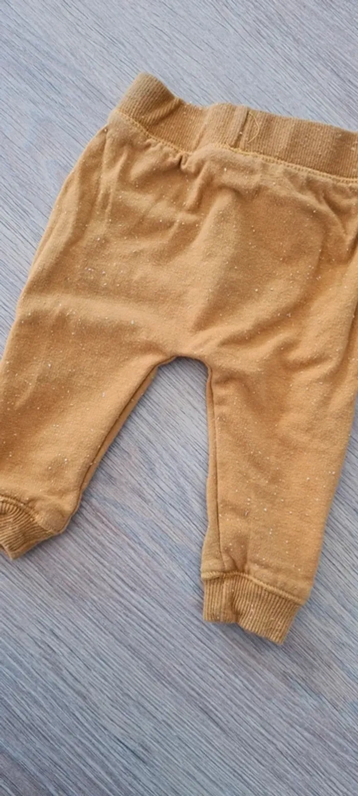 Pantalon jogging 1 mois - photo numéro 3