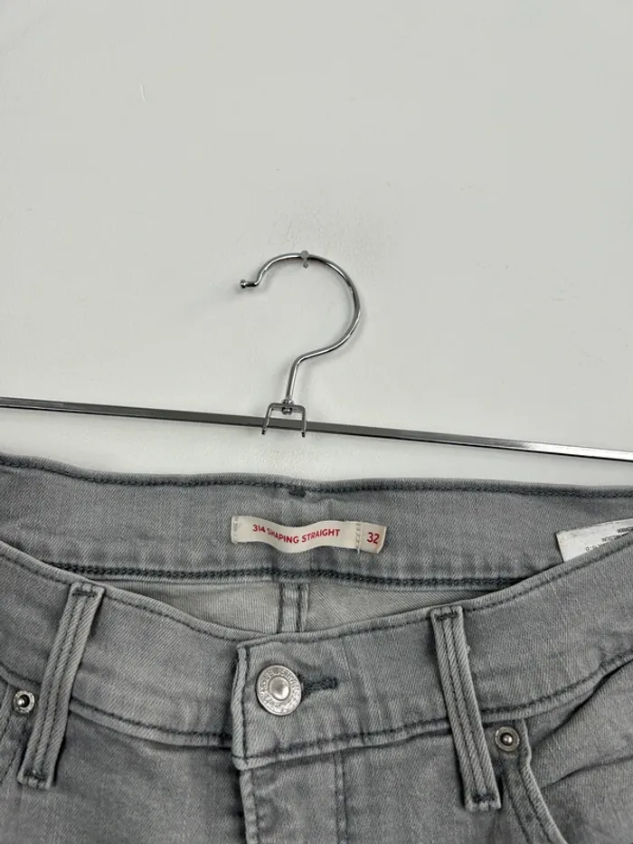 Jean Levi's Femme Gris W32 L32 | 314 Shaping Straight | Taille FR42 | Très Bon État BP59 - photo numéro 3
