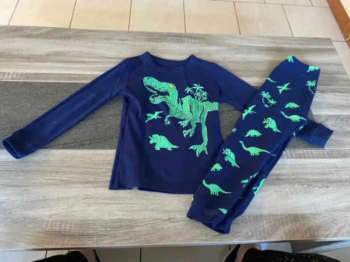 Pyjama manches longues dinosaures 6-7 ans