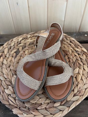 Sandales neuves
