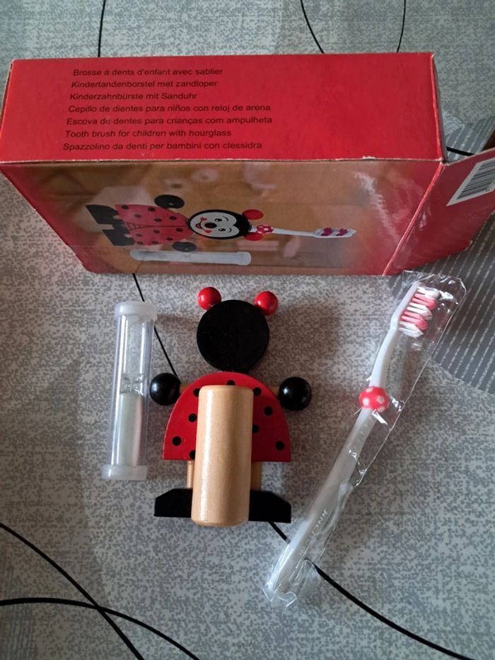 Lot accessoires NEUFS pour enfant *porte monnaie* - photo numéro 9