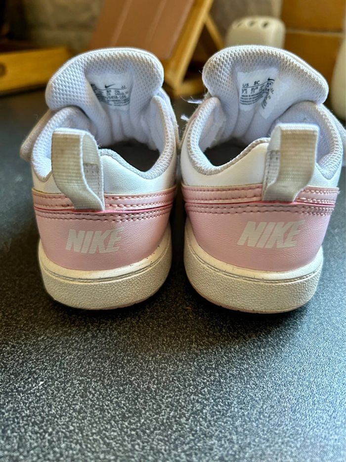 Basket Nike blanc/rose 25 - photo numéro 3