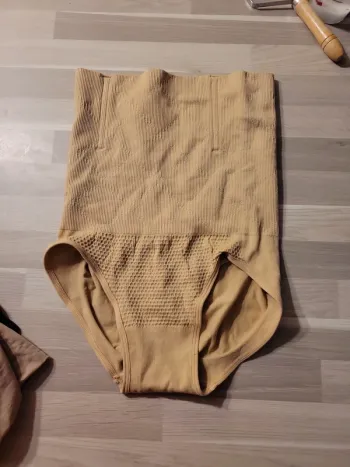 Culotte gainante Bonprix
