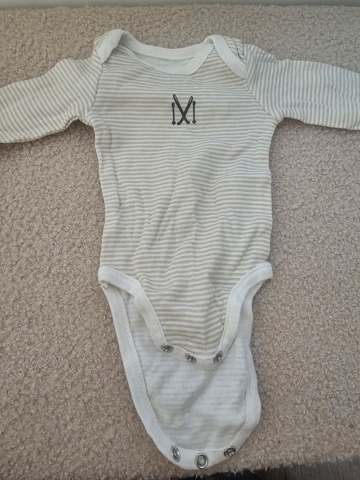 Lot bodies bébé 1 mois - photo numéro 4