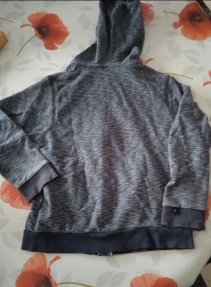 Veste a capuche 8 ans - photo numéro 2