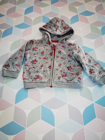 D3898 - gilet zippé fille 6 mois