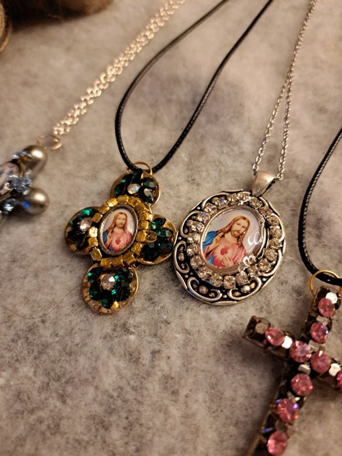 Lot de colliers religieux multicolore - photo numéro 8