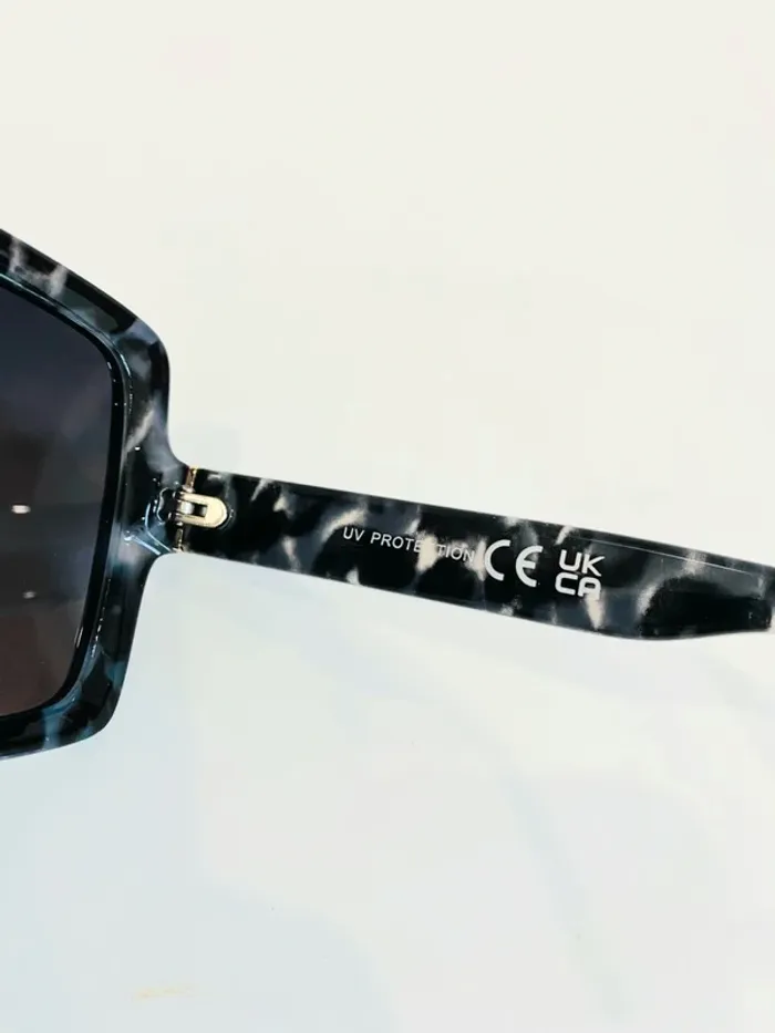 Lunette de soleil femme carrée Polarisée grise léopard verres dégradés UV protection catégorie 3 - photo numéro 4