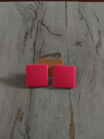 Boucles d'oreilles carrés roses