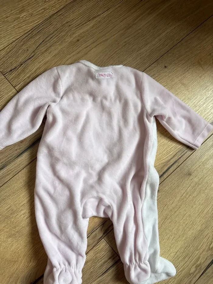 Pyjama 1 mois - photo numéro 3