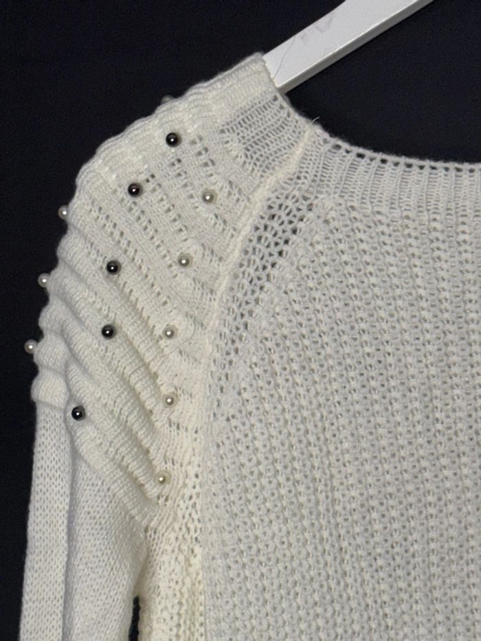 Très belle robe, crème, taille unique avec des perles sur les épaules - photo numéro 2