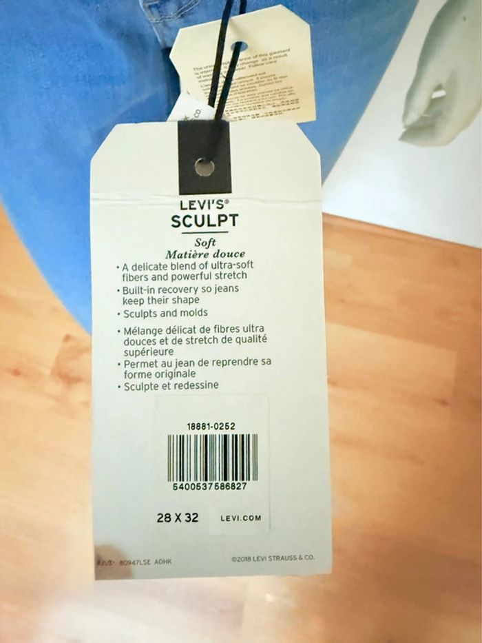 Jean Levi’s 711 Skinny – Taille 28/32 – Bleu clair – Neuf avec étiquette - photo numéro 13