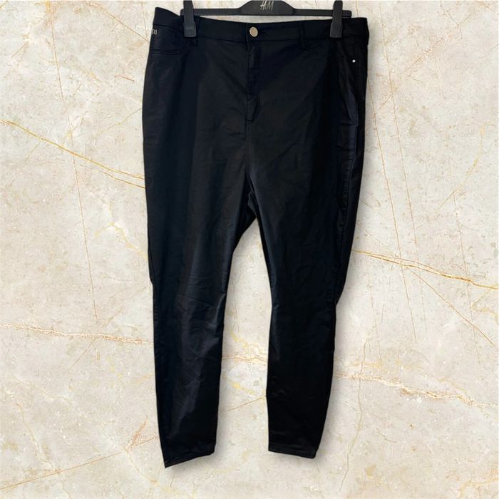 Pantalon noir - photo numéro 2