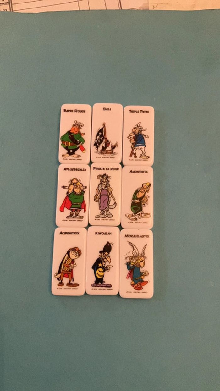 Lot Dominos Astérix. Les Ennemis.