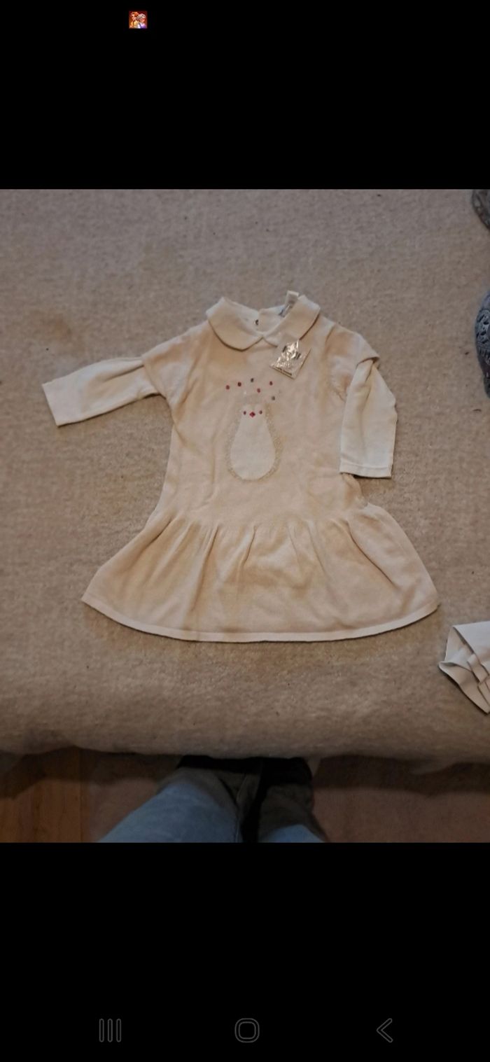 Petite robe bébé 9mois neuve