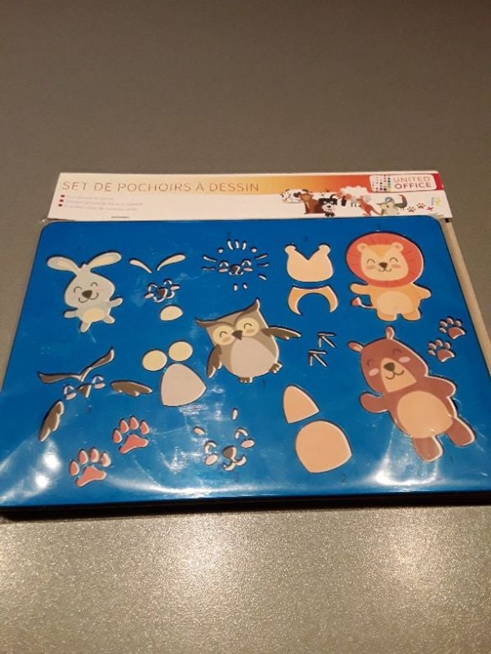 Set de 6 pochoirs à dessin