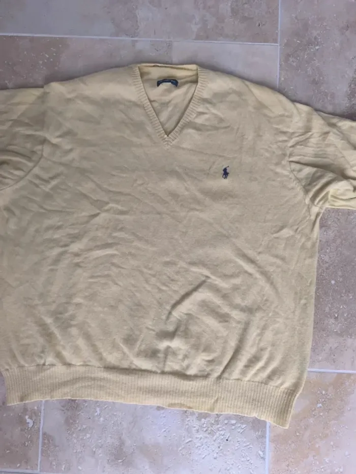Pull col V laine d'agneau Ralph Lauren homme jaune logo marine - photo numéro 10