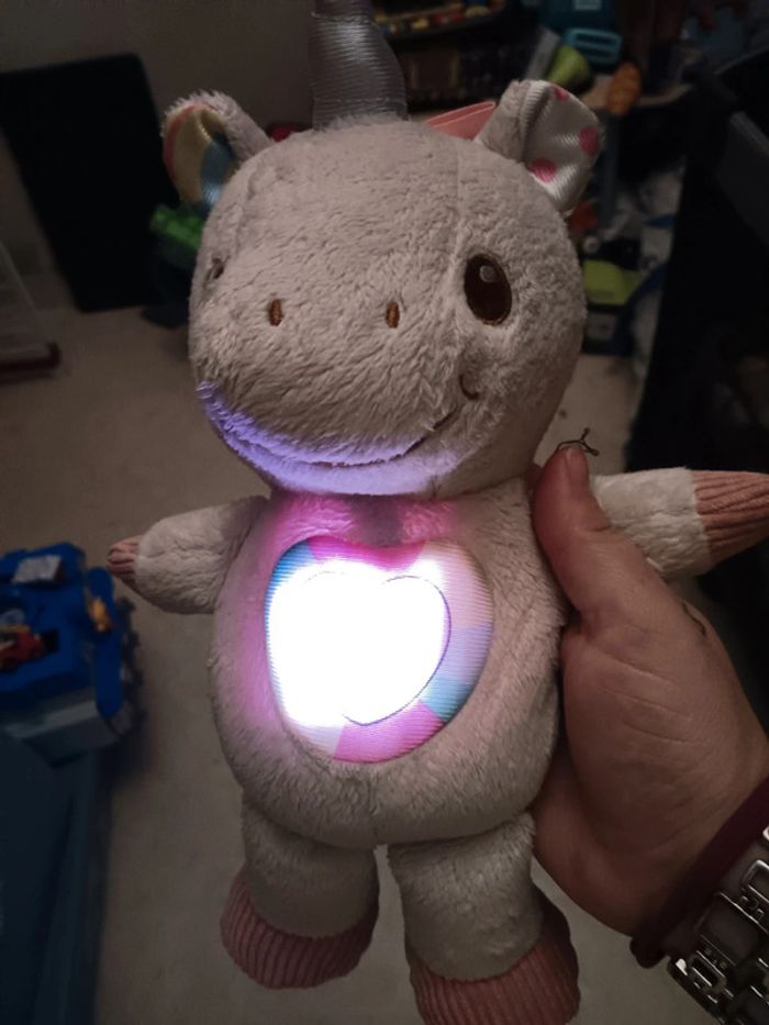 Licorne vtech maé ma licorne à câliné 2 taches sur la tête