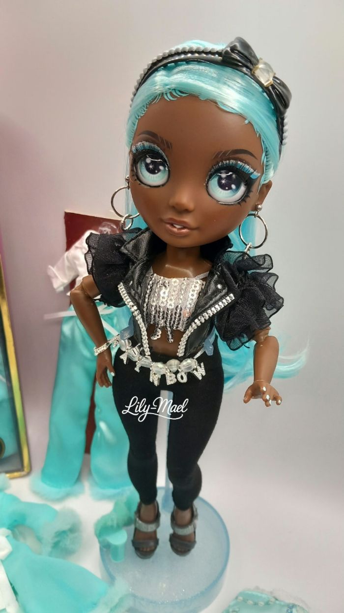 Poupée rainbow high Robin Sterling slumber party et custom - photo numéro 3
