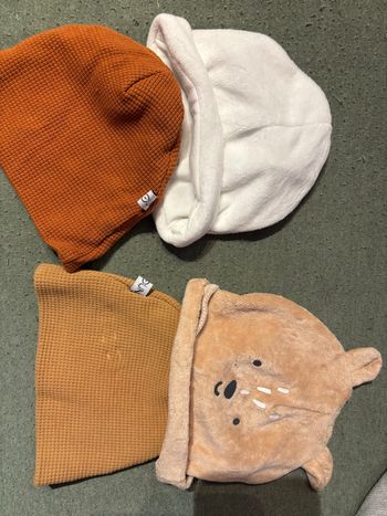 Lot bonnet bébé