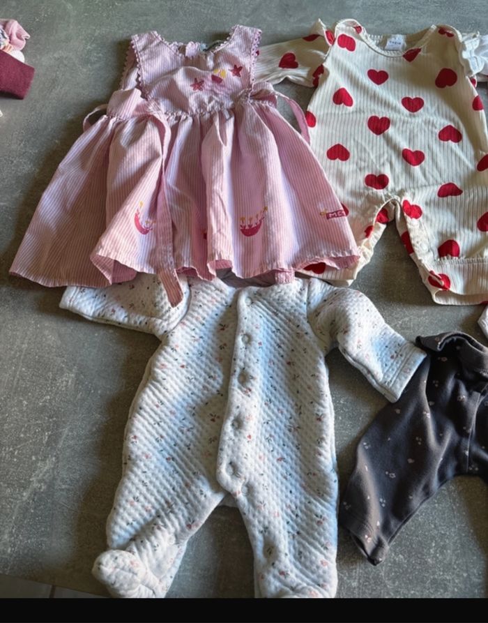 Lot de vêtements bébé fille