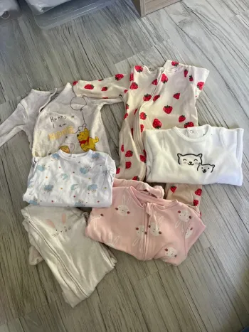 lot de pyjamas