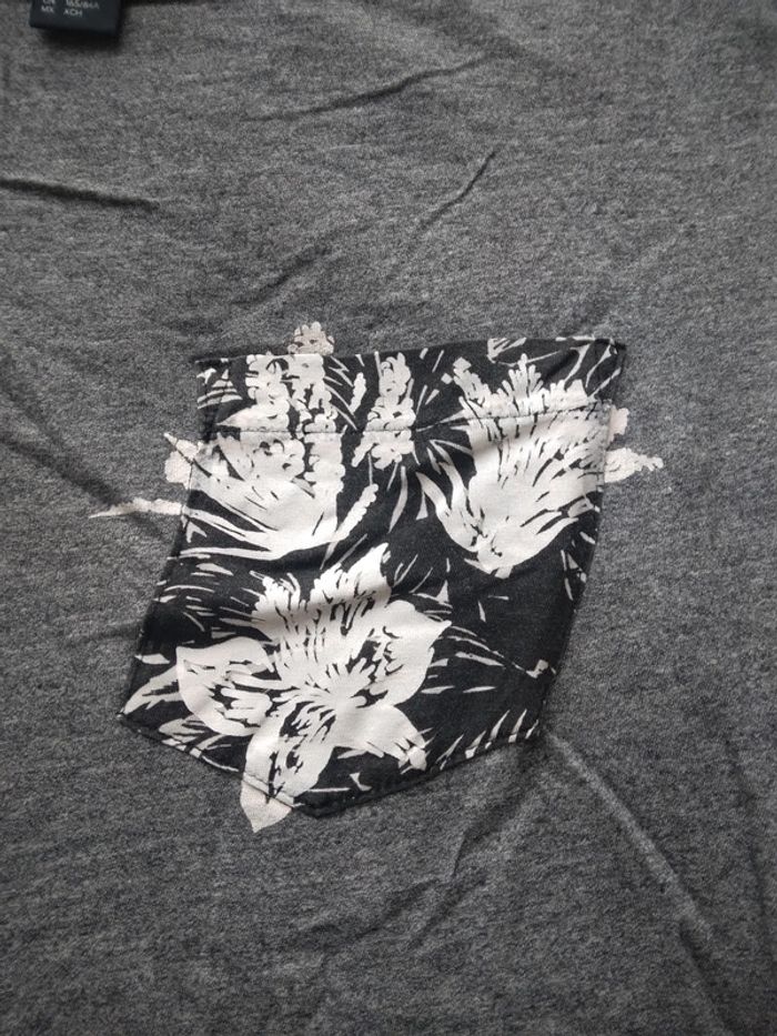 🌸Tee-shirt gris avec imprimé feuillage🌸 - photo numéro 3