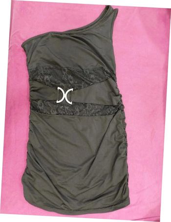 Robe noire très sexy asymétrique