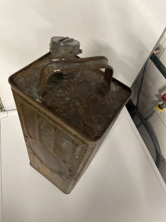 Ancienne jerricane collection voiture automobile collection vintage - photo numéro 3