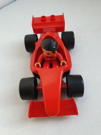 Voiture + pilote Lego