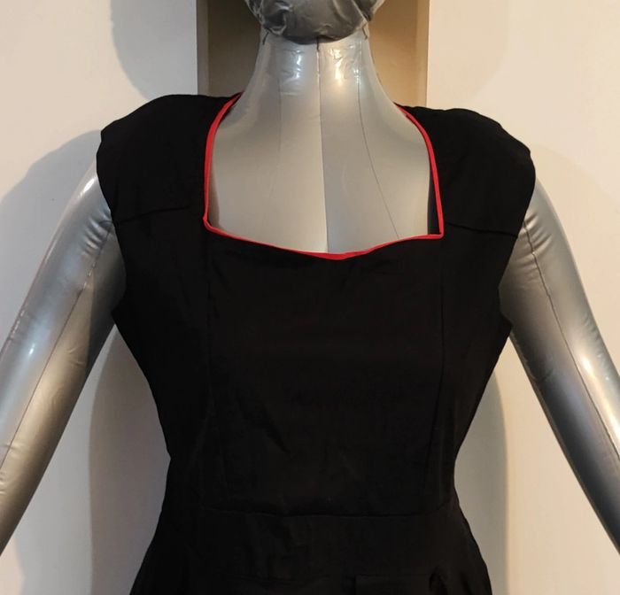 Belle robe noir style vintage taille L neuve - photo numéro 3