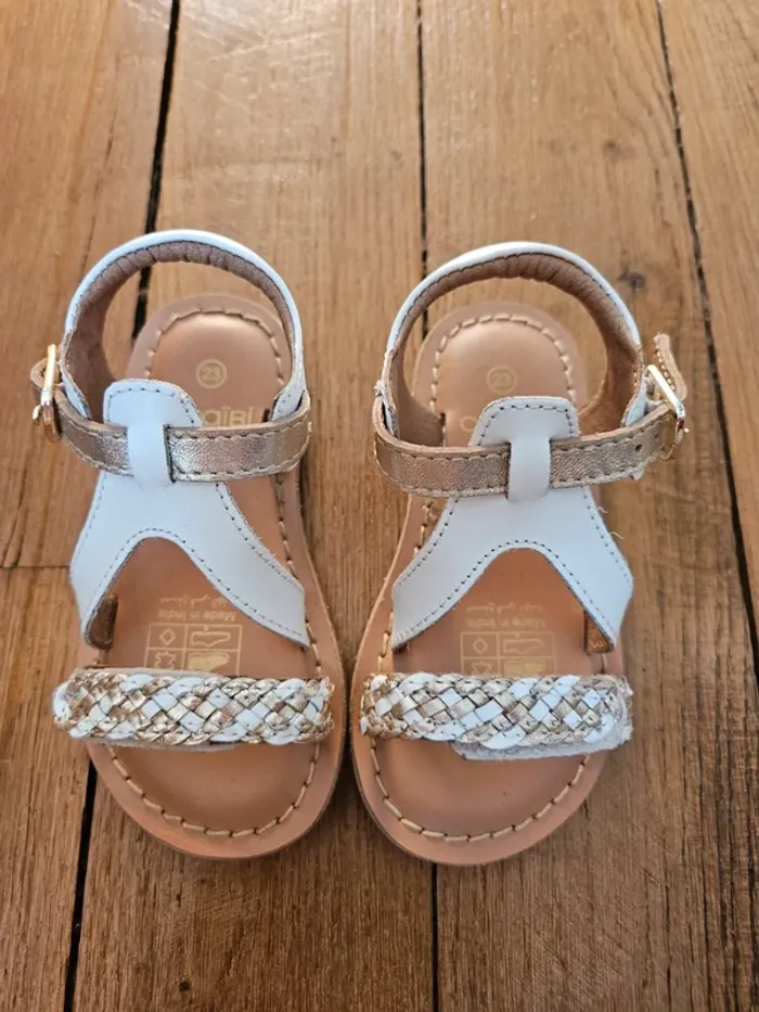 sandales neuves en cuir