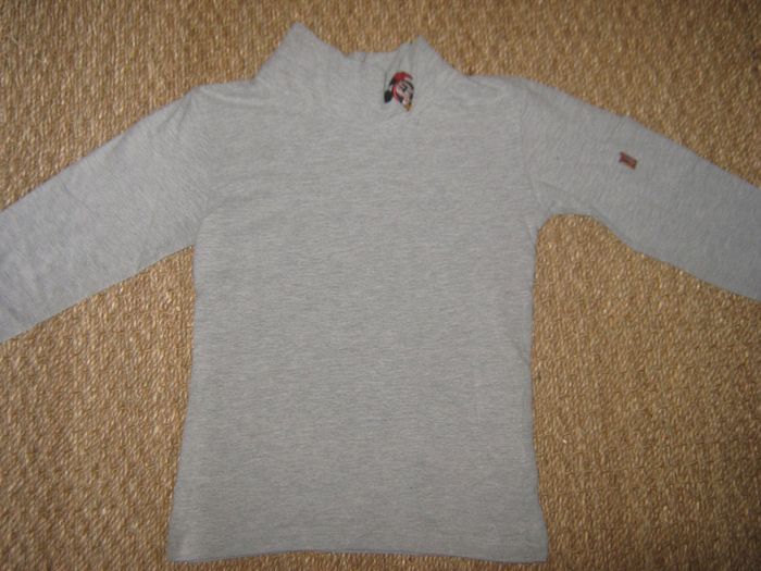 Sous pull fille, Mickey, taille 6 ans.