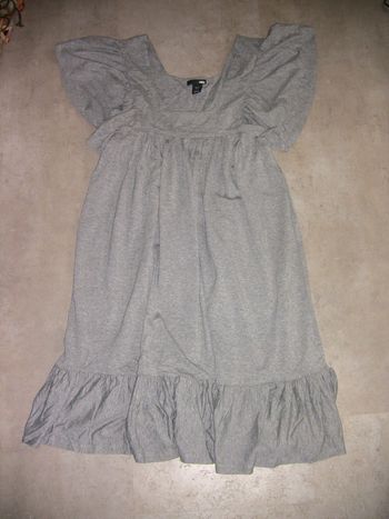 Robe grise Taille 36 HetM