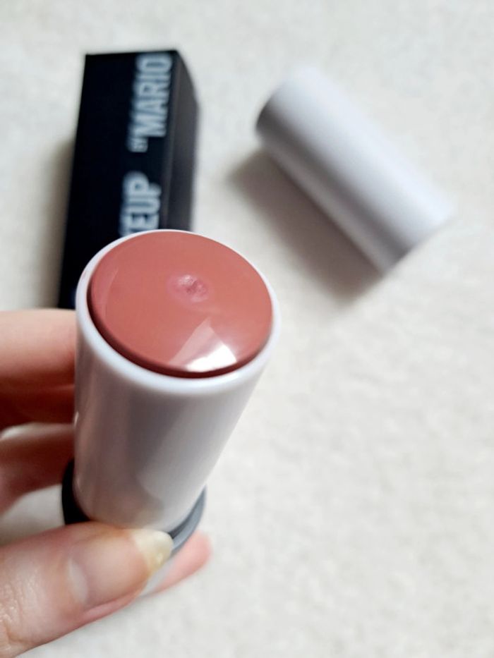 Makeup by Mario
Soft Pop Blush Stick
Teinte Dusty Rose - photo numéro 3