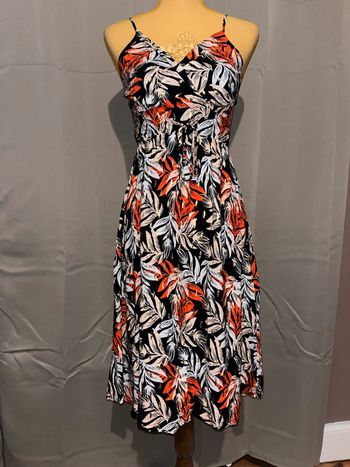 Très jolie robe à motif fashion taille unique