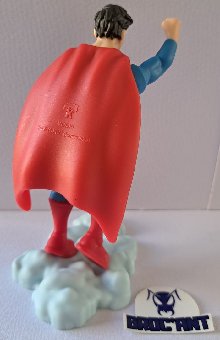 Figurine DC Comics Superman Kinder 2023 - photo numéro 2