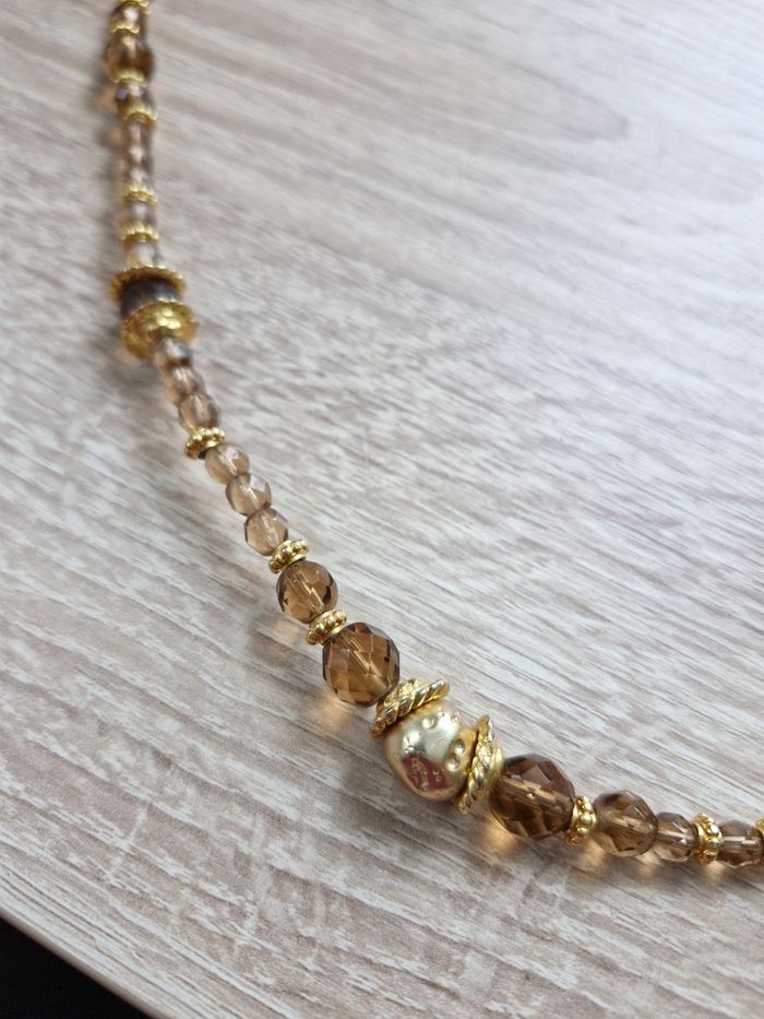Collier long tons doré et marron - photo numéro 3