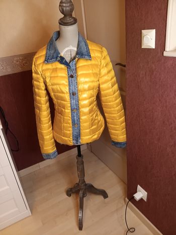 Veste matelassé et jeans
