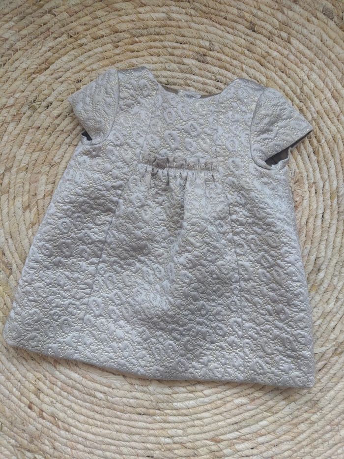 Robe dorée