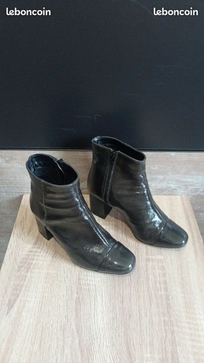 Bottines en cuir vernis vert sapin André - photo numéro 3