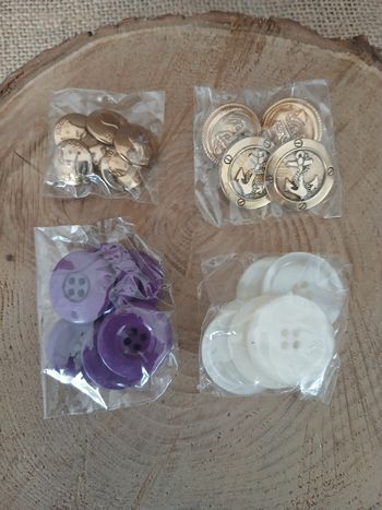 Lot de 4 sachets de boutons
