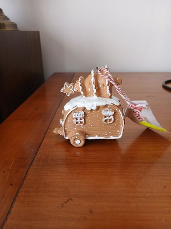 Neuf/ Déco Noël/ Suspension: Caravane avec sapin *en résine