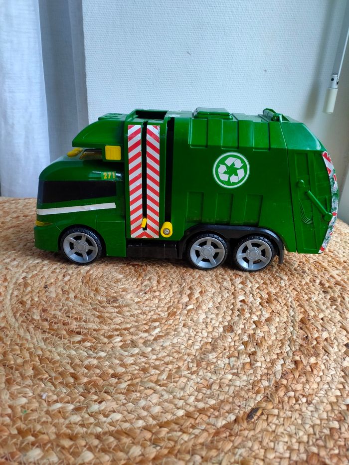 Camion poubelle sonore - photo numéro 2