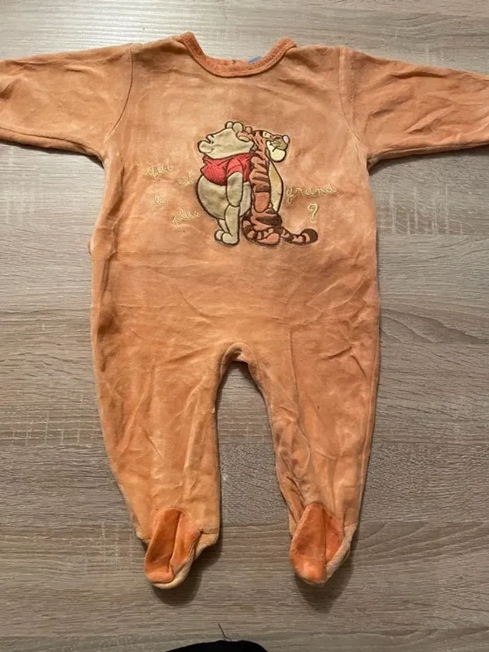 Lot de Pyjama velours DISNEY 6 mois - photo numéro 4