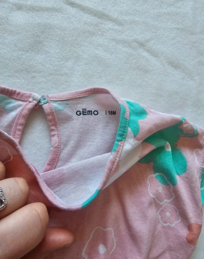 Magnifique t-shirt avec fleurs - photo numéro 2