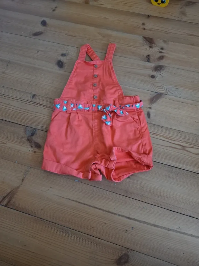 Lot de 5 vêtements fille en 18 mois. - photo numéro 2