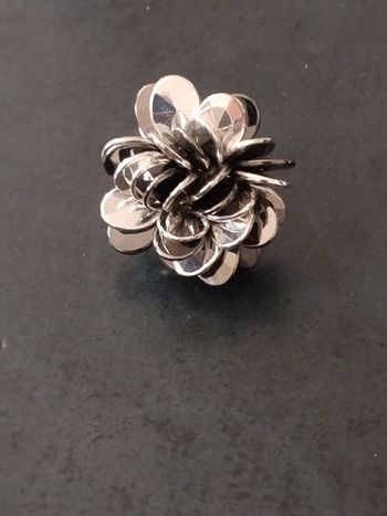 Jolie bague sans marque