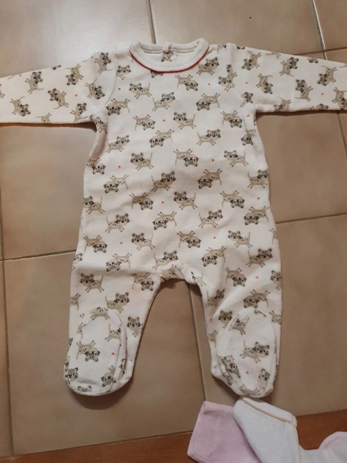 Pijama chat velour neuf 3 mois